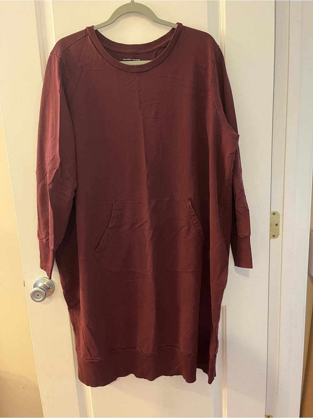 Universal Standard Sweatshirt in Wine